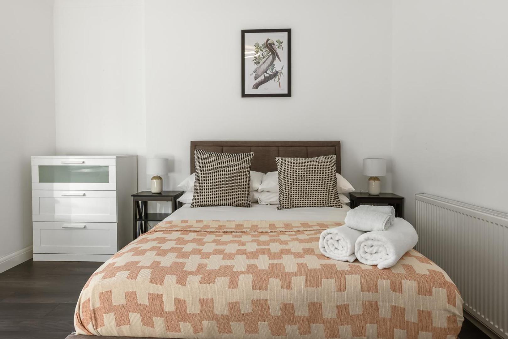 Outstanding 2 Bed Apartment In Central Camden Sleeps 6 Лондон Екстер'єр фото